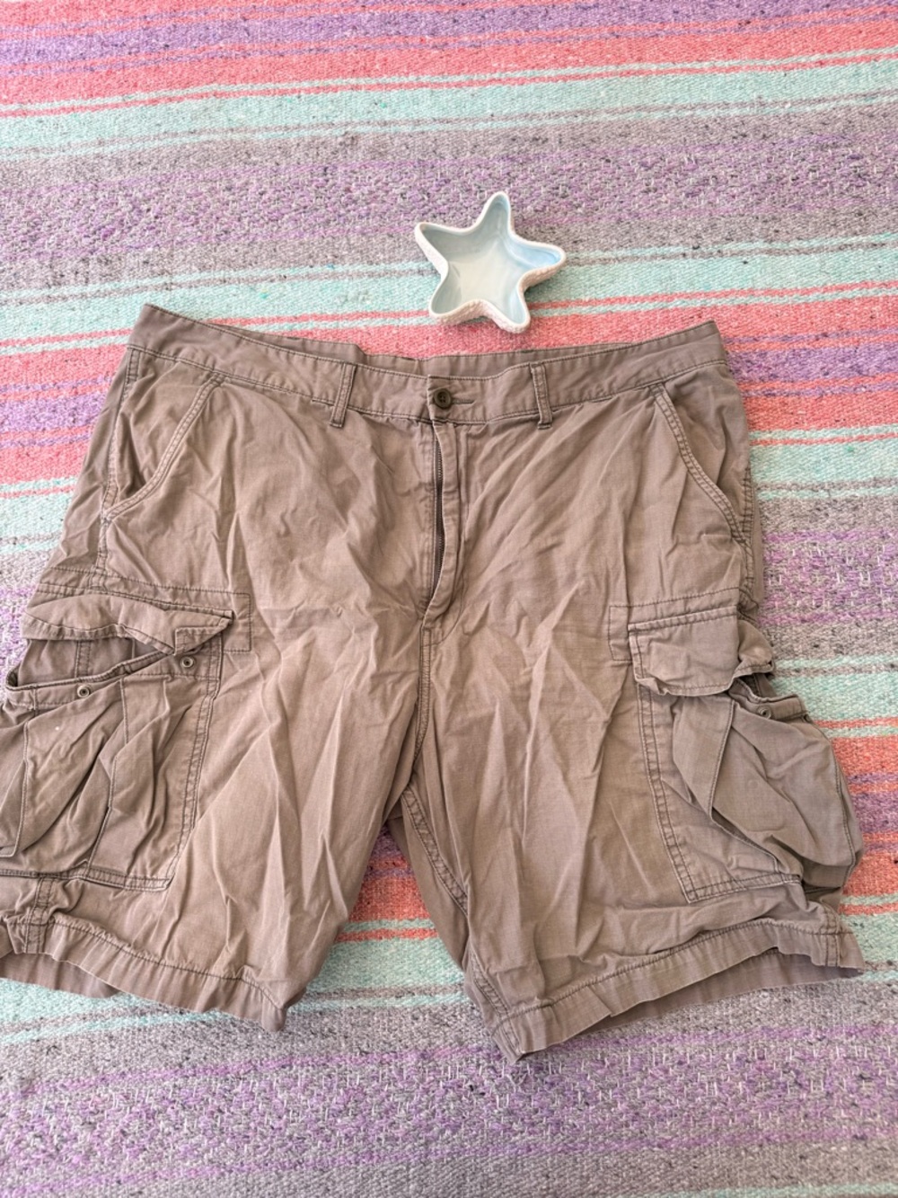 Levi’s Cargo Shorts Mens 42 Tan Khaki Utility Pockets Casual Outdoor Short